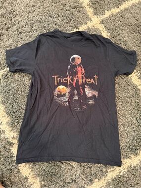 Trick R Treat shirt size small‎ EUC